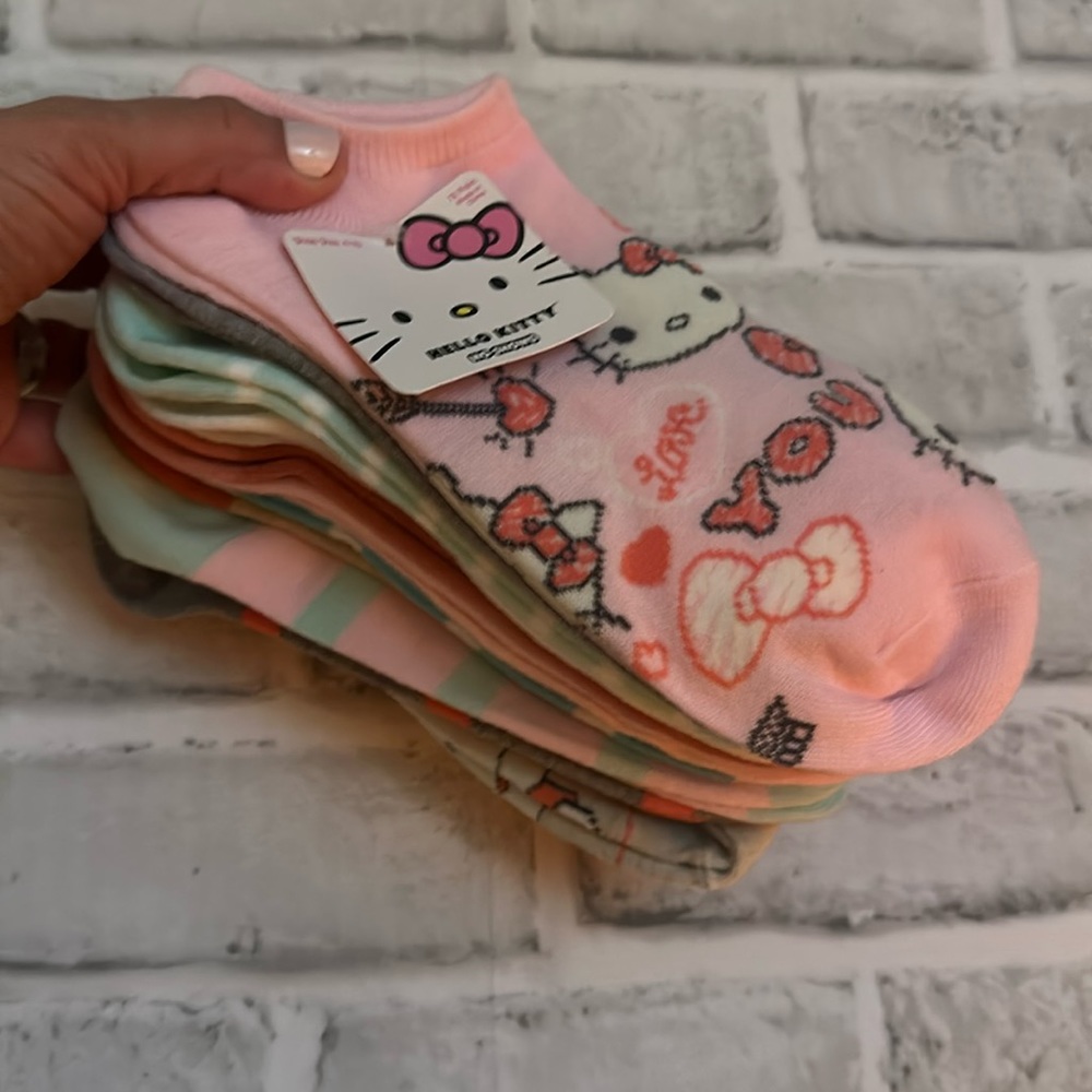 Hello Kitty 12 pack socks NWT limited edition *RARE* ankle sock set